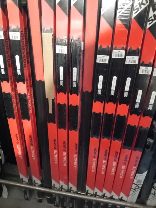 Narty biegowe classic Rossignol R-skin Ultralite foką z wiązaniami