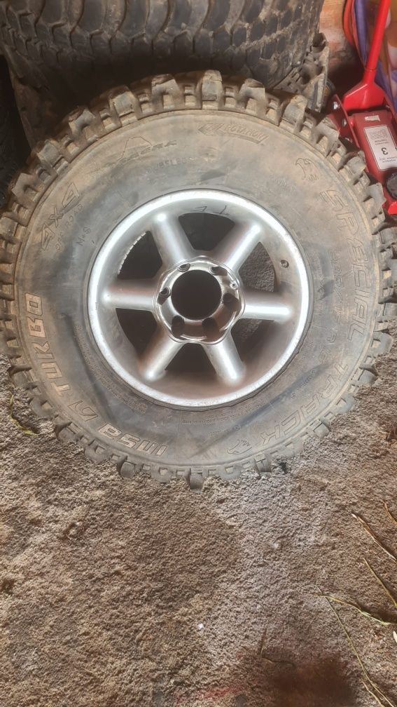 Jantes e peneus 285/75r16