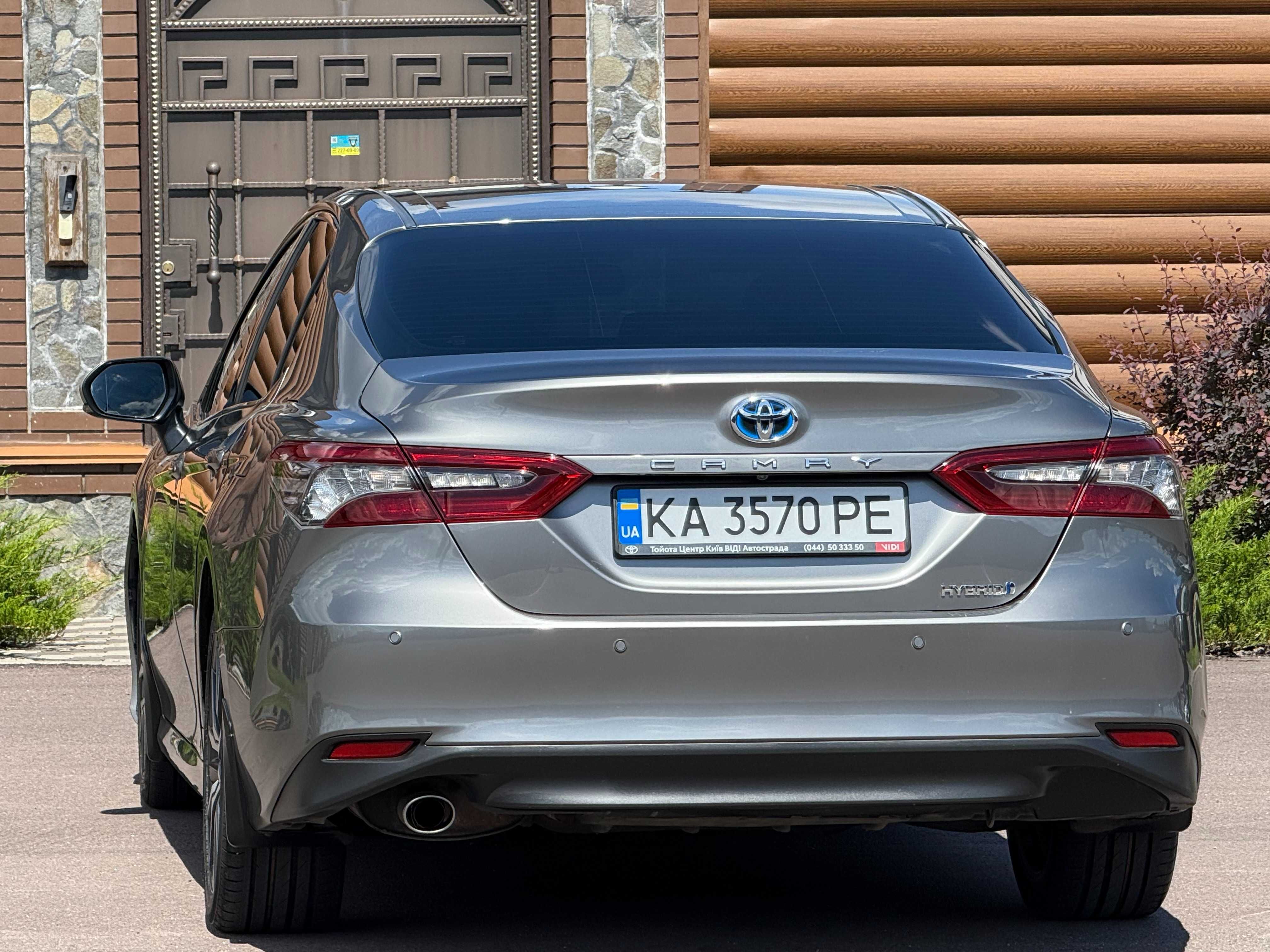 Toyota Camry 2021 Офіційна 2,5 Гібрид Гарний стан