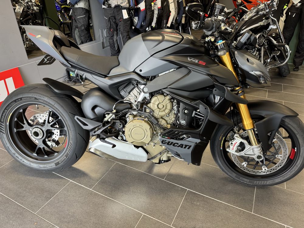 Ducati Streetfighter V4s