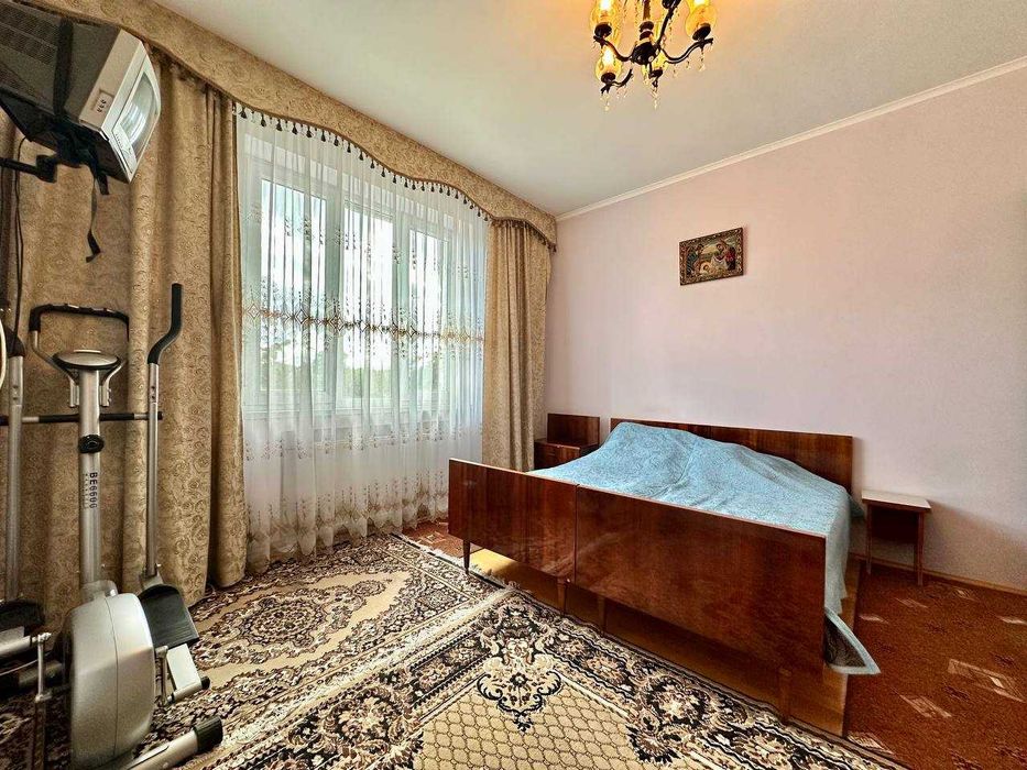 Продаж частини будинку з ділянкою у м.Дрогобич (вул. Довбуша)