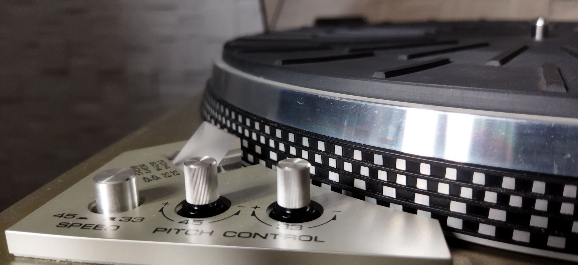 Gramofon Akai AP206 C