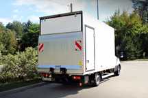 Iveco Daily 35S18 kontener 9eu palet + winda Dhollandia750kg  Iveco Daily 35S18 Himatic kontener 9eu palet + winda Dhollandia 750kg