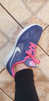 Buty sportowe nike