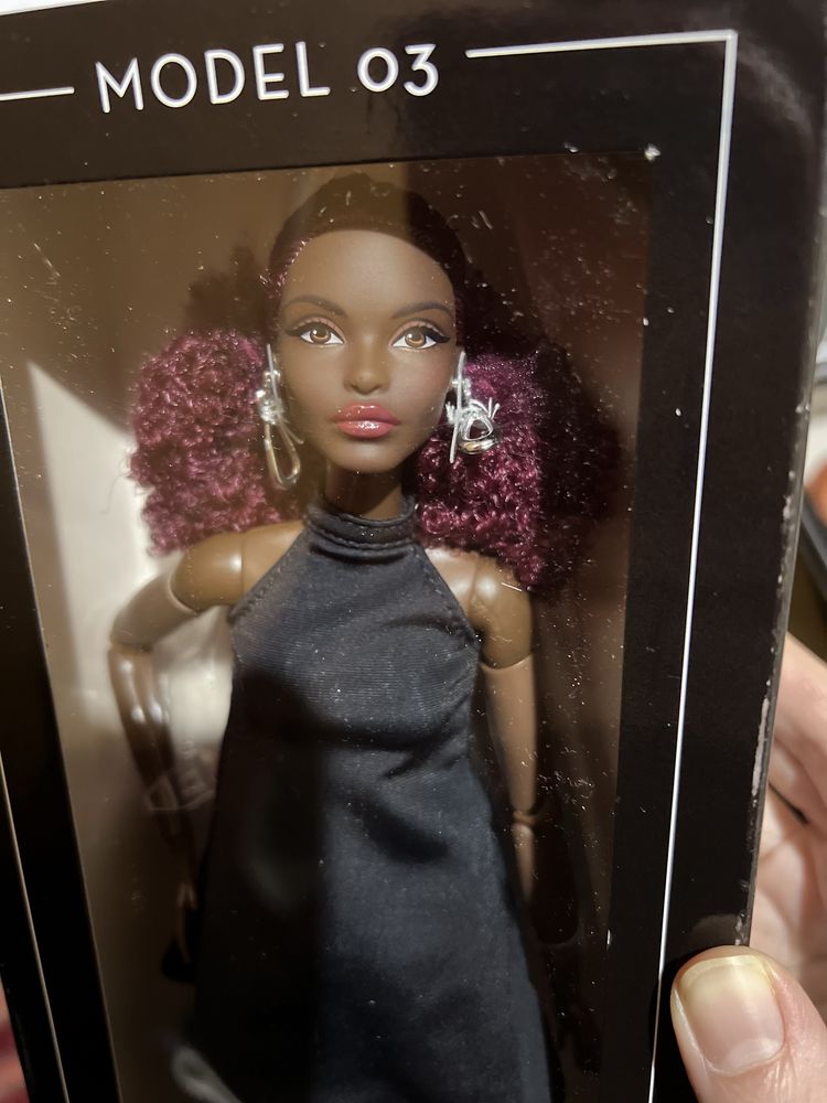 Barbie basics в наявності