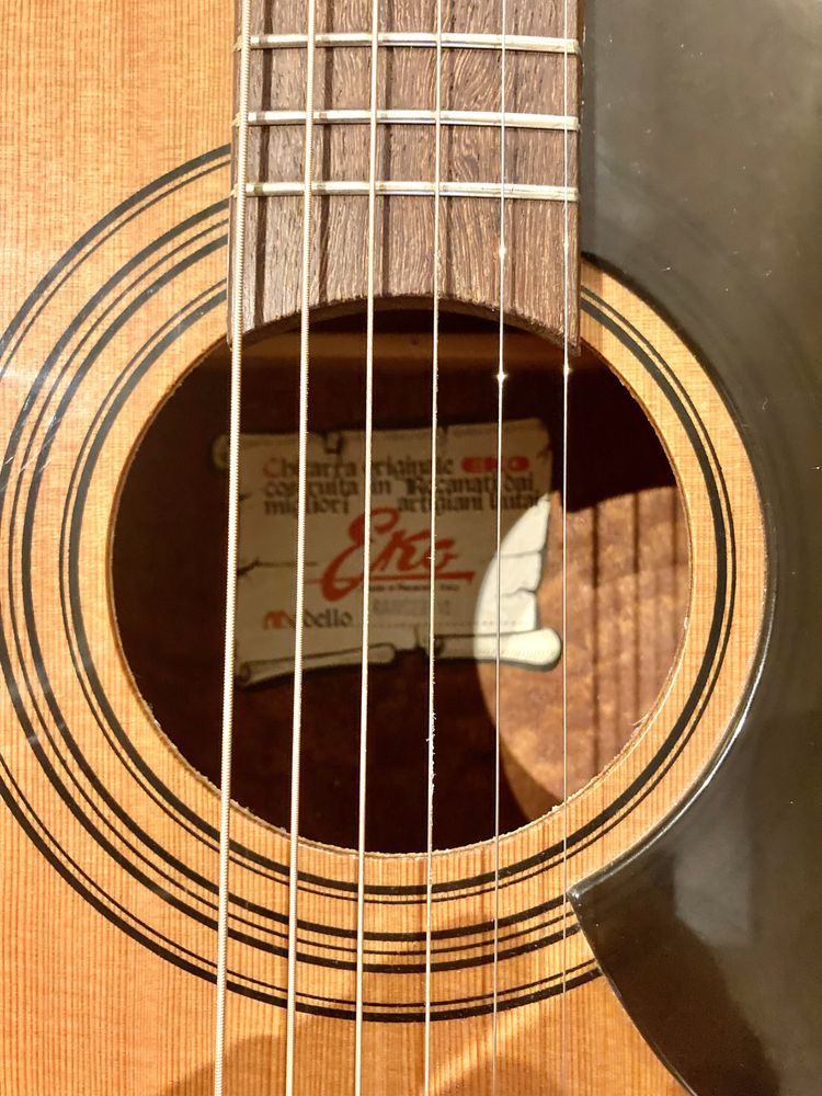 Guitarra acústica Eko Ranger 6 (circa 1973)