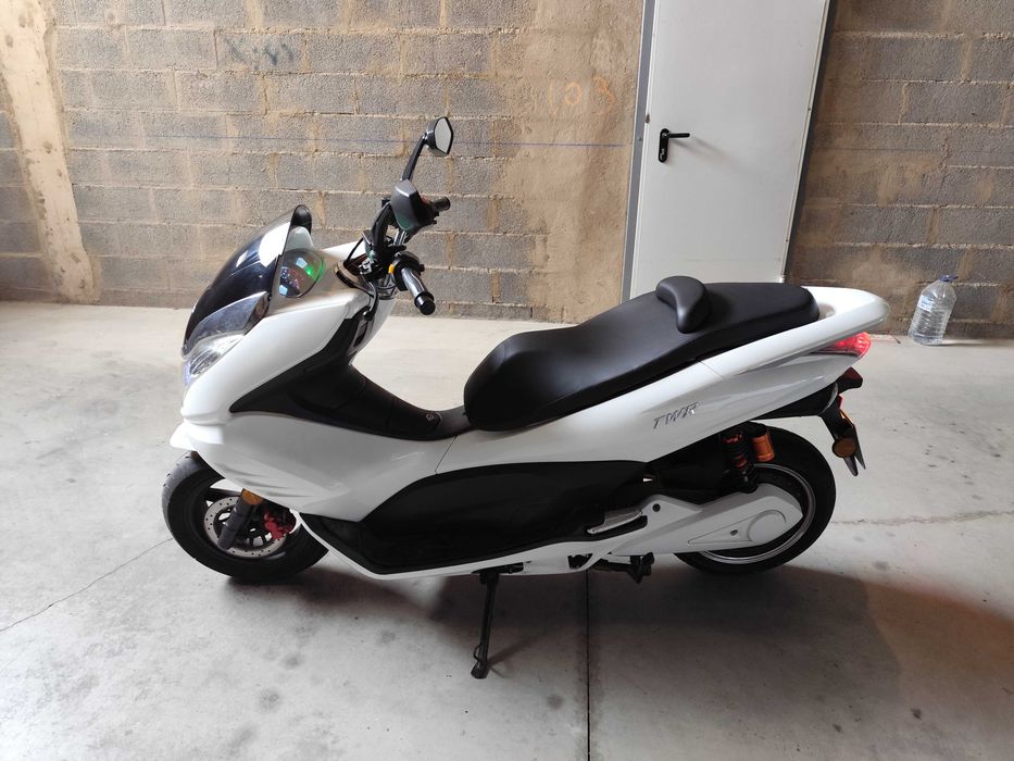 Scouter elétrica em bom estado 3kw