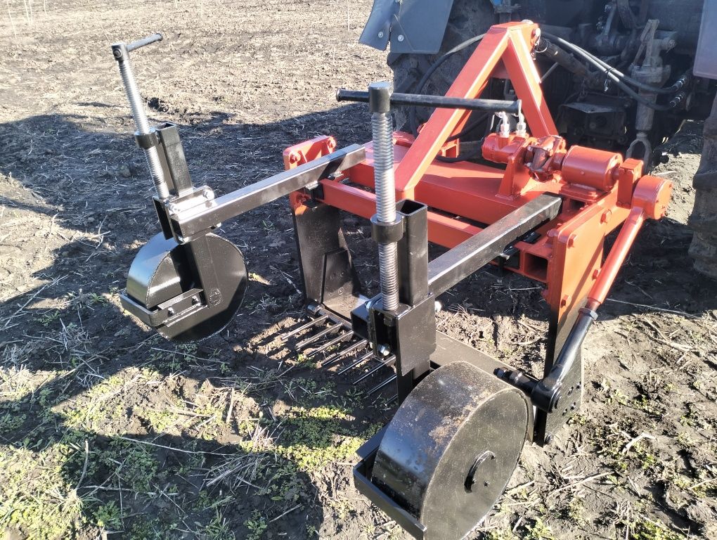 Скоба СВЧ-1,45-Г підкопки часнику, цибулі, моркви. Підрізна викопочна.