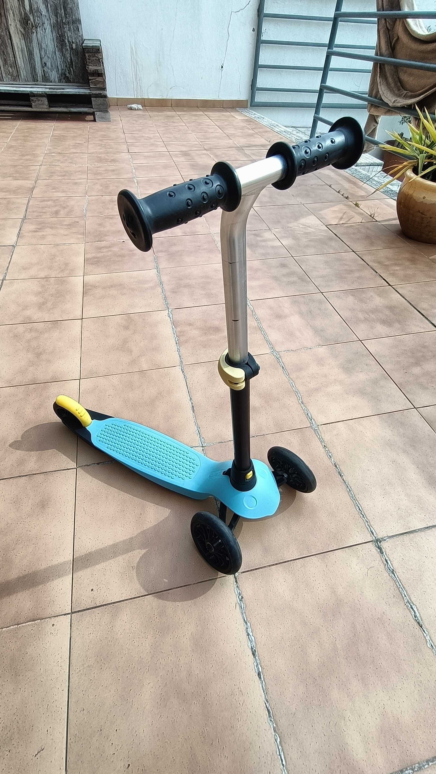Trotinete de criança, Oxelo B100 3 rodas (Decatlhon)