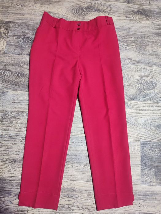 Брюки жіночі 48 розміру червоного кольору