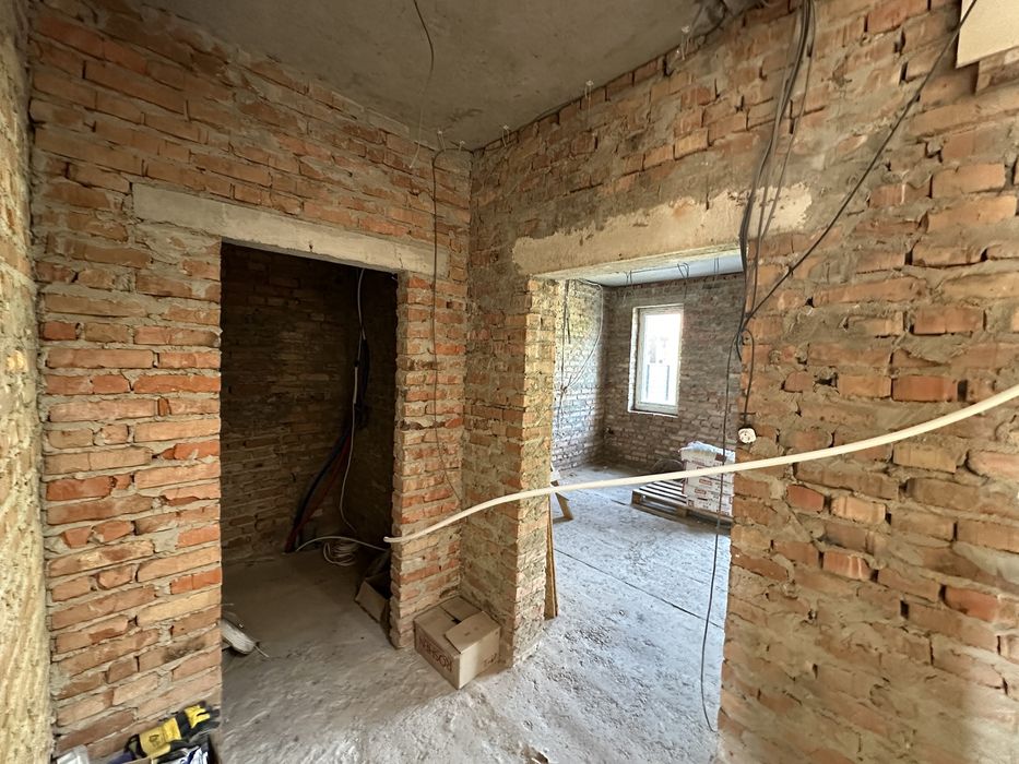 Продається затишний котедж в Кленовому гаю.