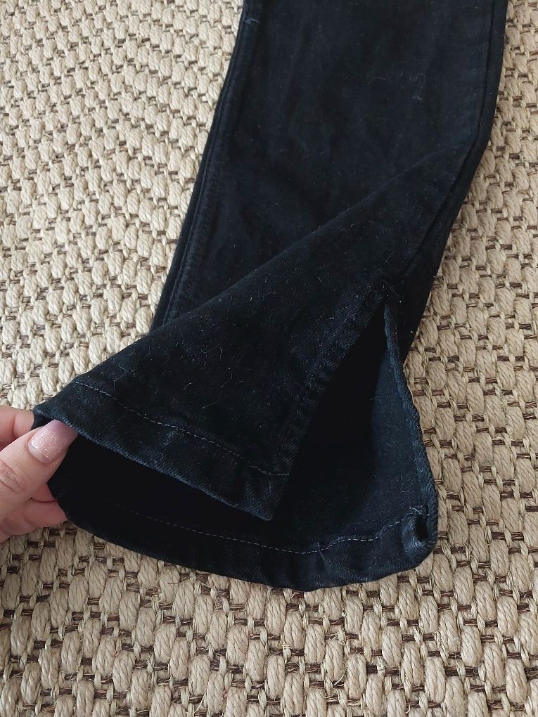 Jeansy Zara Czarne spodnie jeansowe Straight leg Z rozcięciem nogawki