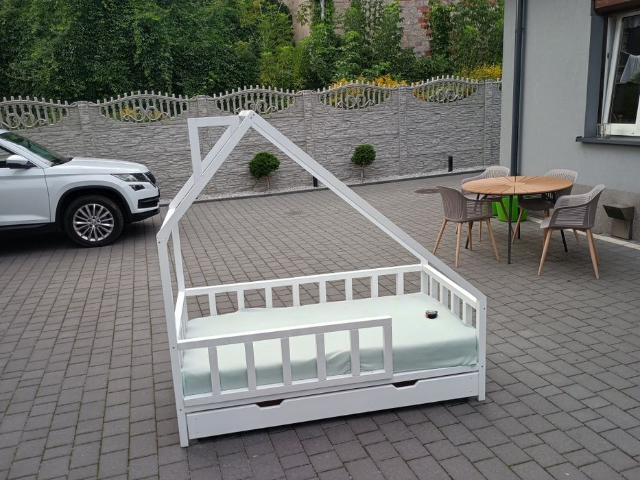 Łóżko domek używane