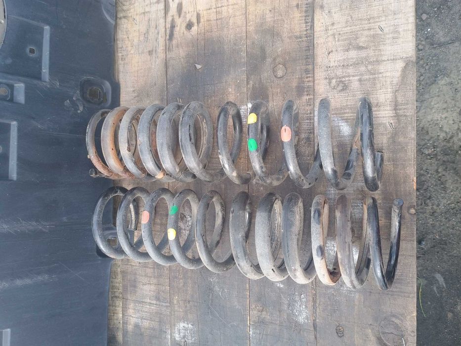 2x Sprężyna Sprężyny Tył Tylnie Ford Focus MK3 Kombi itp.