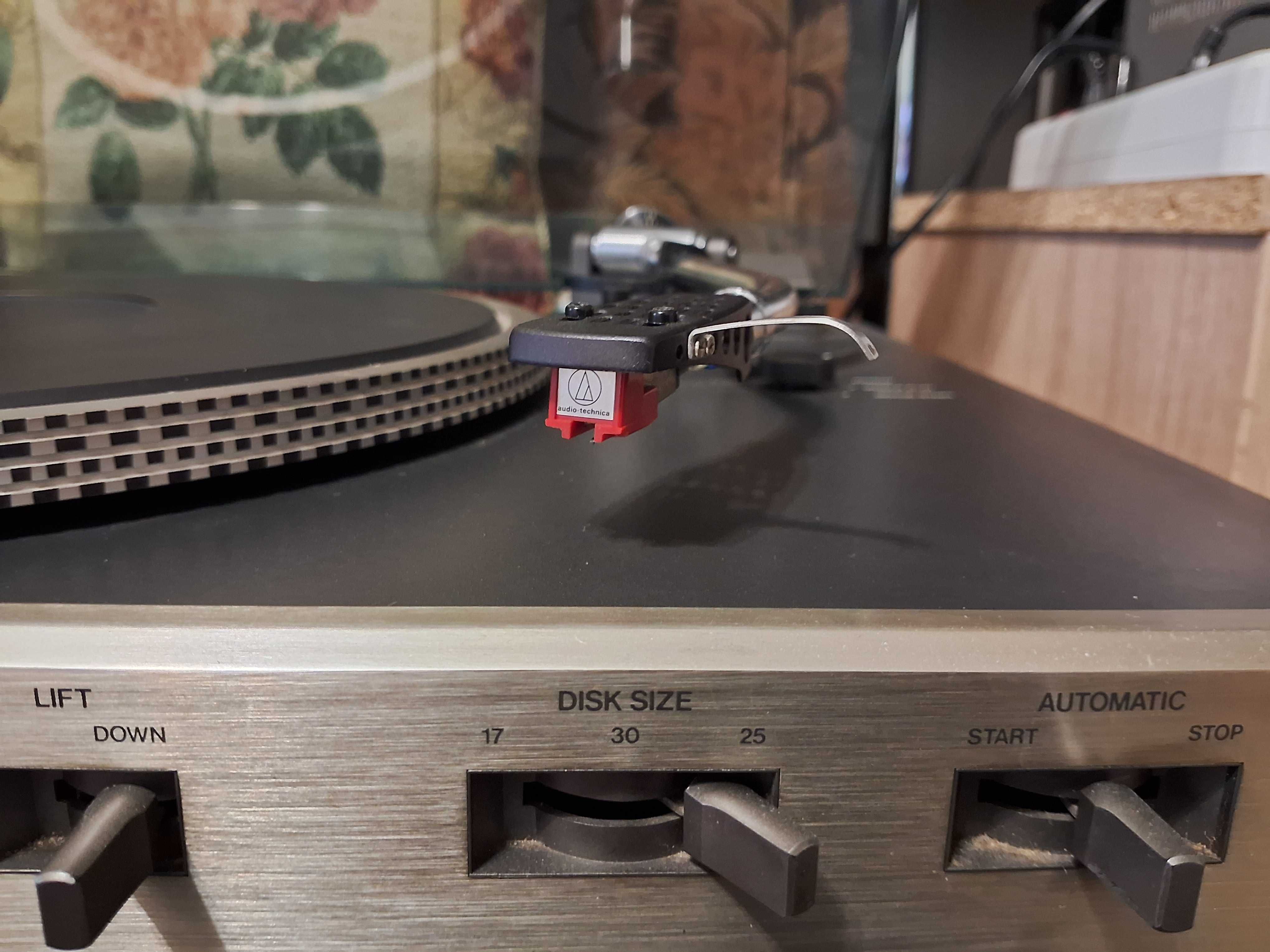 ITT HIFI 8012 програвач вінілу Direct Drive (Mitsubishi DP-86DA)