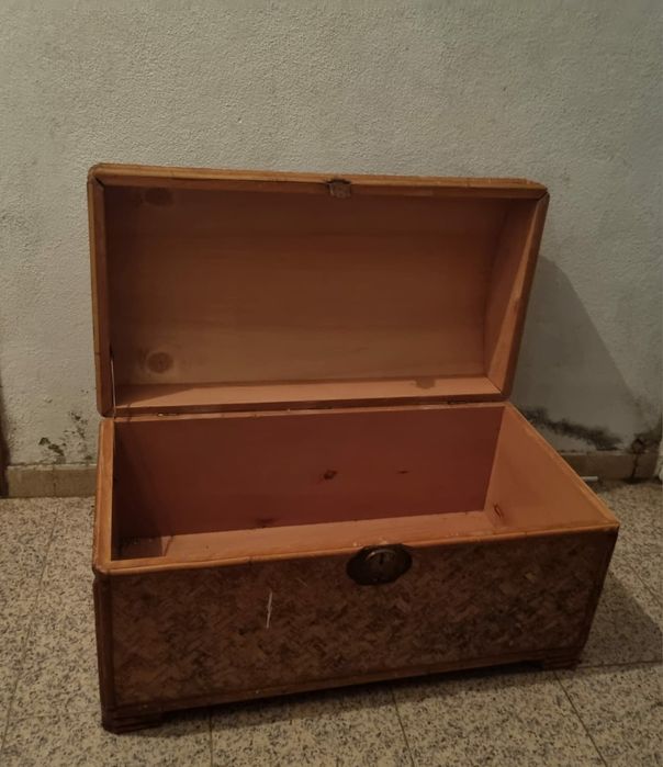 Arca Antiga em Madeira para Restauro