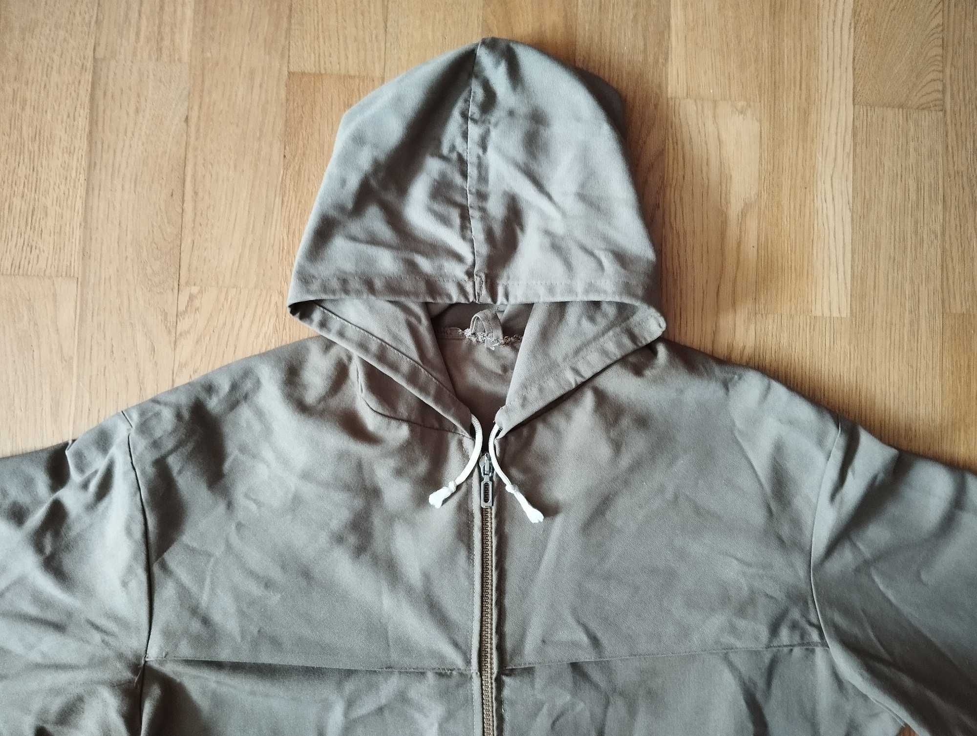 Kurtka/parka brązowa z kapturem i kieszeniami rozm. XL szerokość 116cm