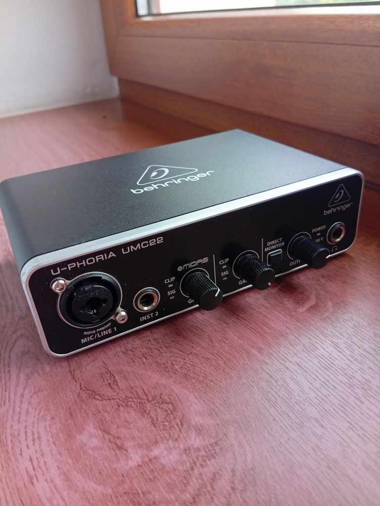 Behringer U-Phoria UMC 22 interfejs USB