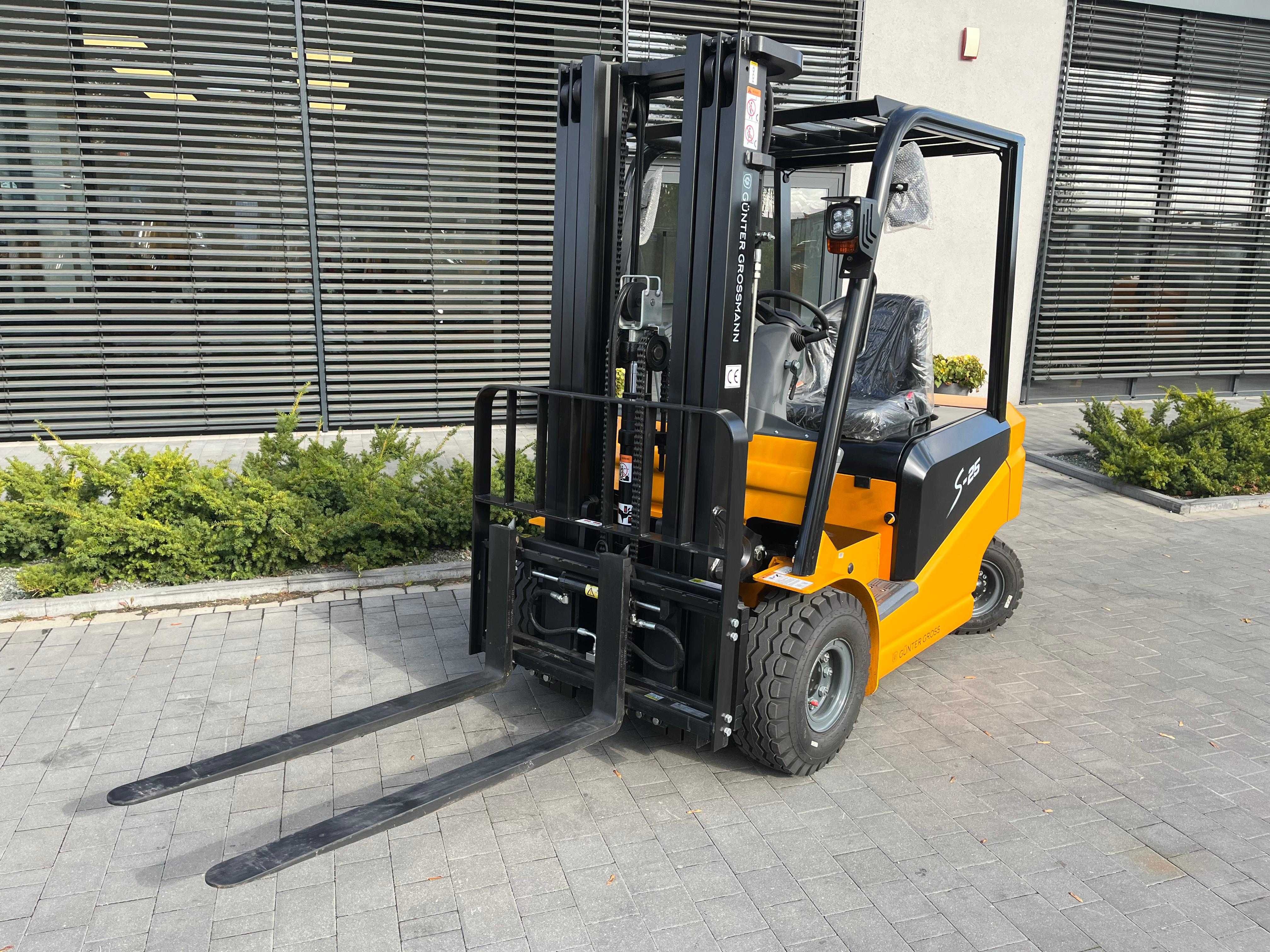Nowy elektryczny wózek widłowy Gunter Grossmann S25. 2,5T - triplex