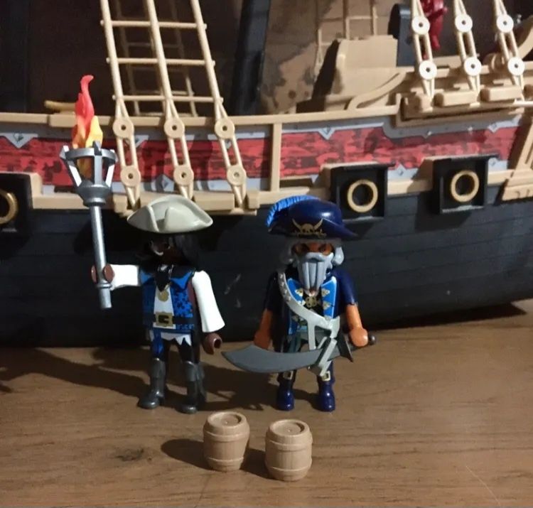 Playmobil 6678 - Barco de ataque dos piratas