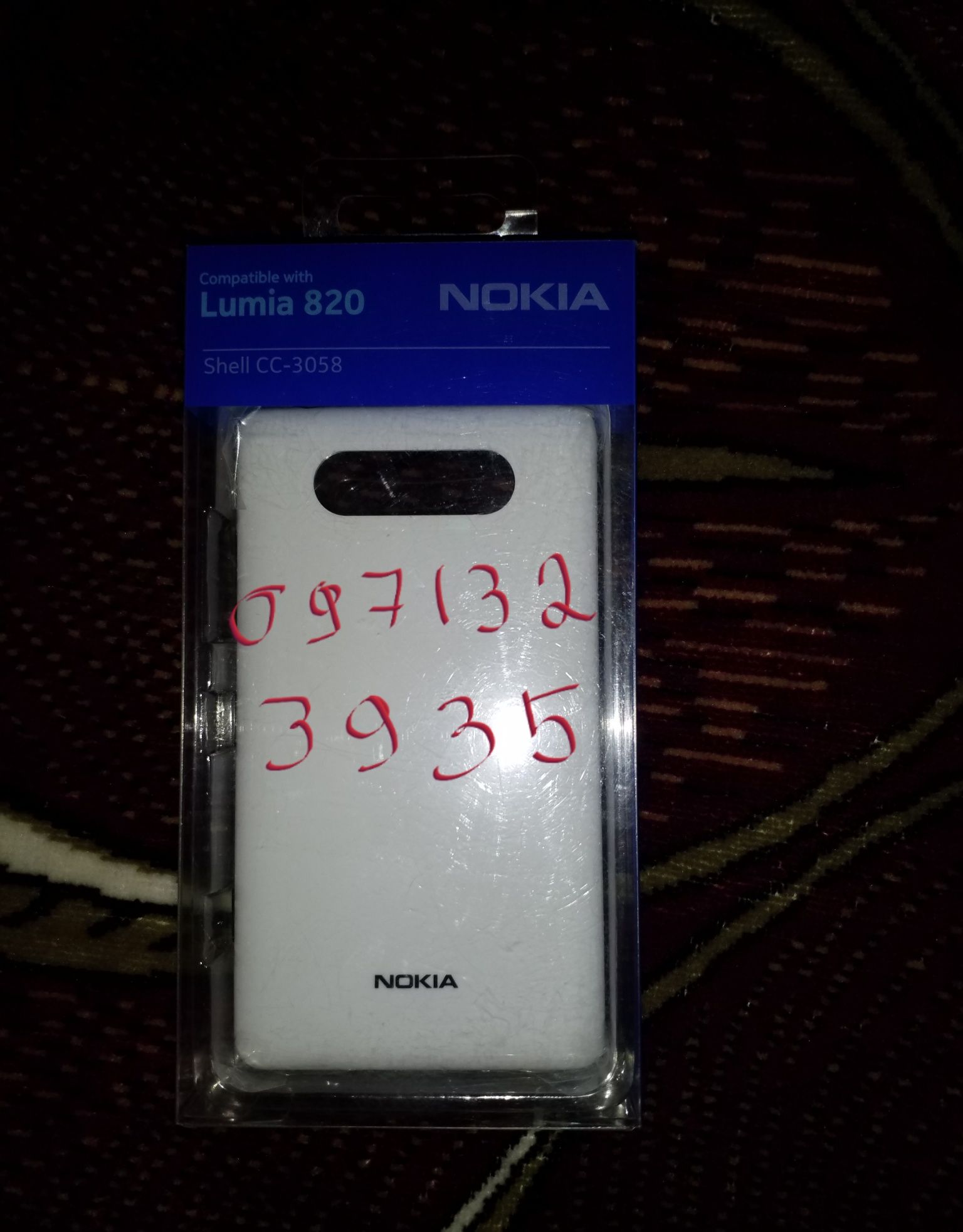 Кришка телефону NOKIA Lumia820. .Нова.