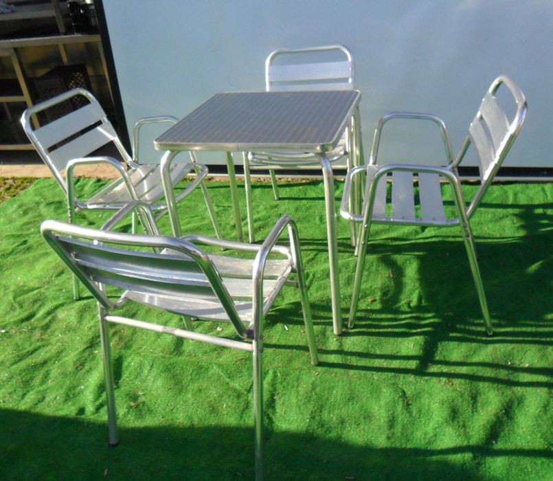 mesa em alumínio com 2 cadeiras