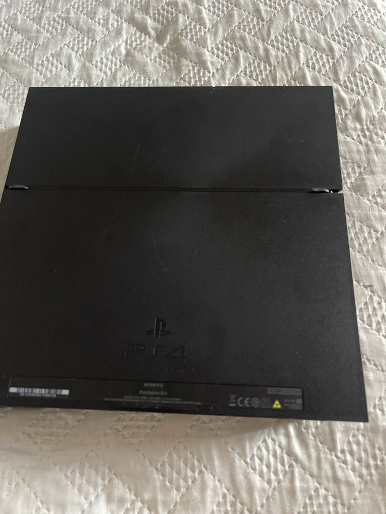 Vendo ps4 usada em bom estado