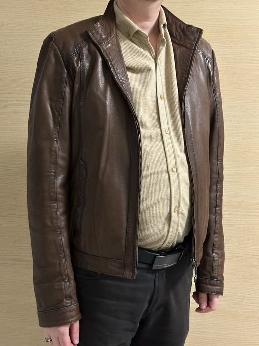 Продається шкіряна чоловіча куртка