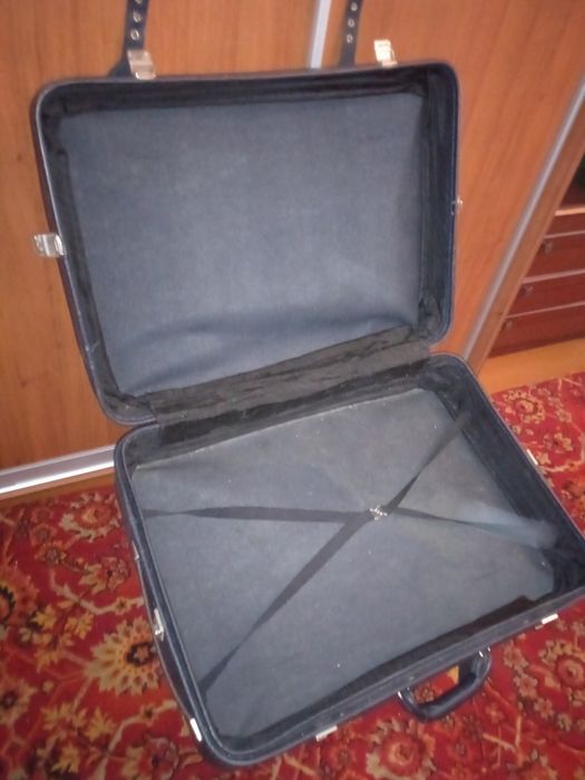 Продам чемодан СССР б/у в хорошем состоянии