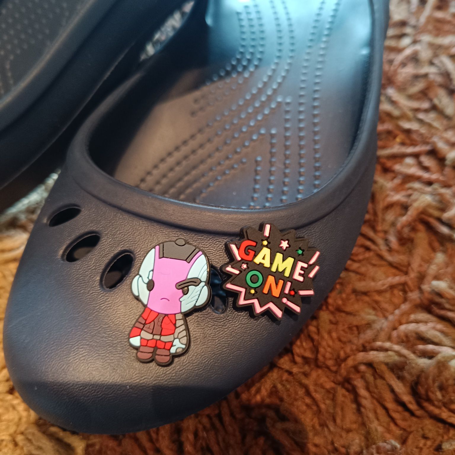 Baleriny crocs, r.37, czytaj opis, piękne granatowe, przypinki, super