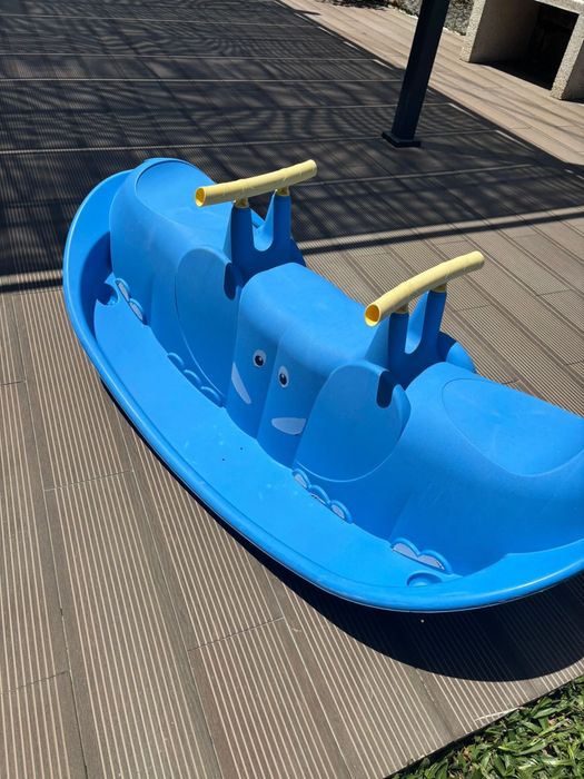 Escorrega e baloico para crianca