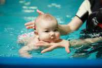 Плавання для немовлят у вас на дому