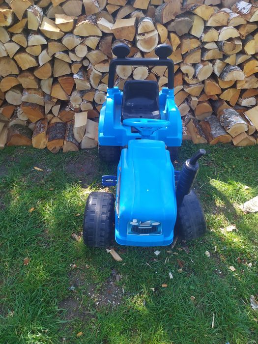 Traktor na pedały dla dziecka