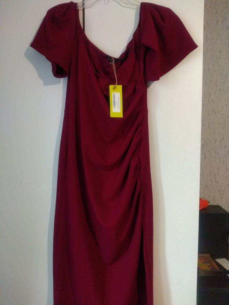 Nowa z metką długa bordowa sukienka drapowana firmy BOOHOO L
