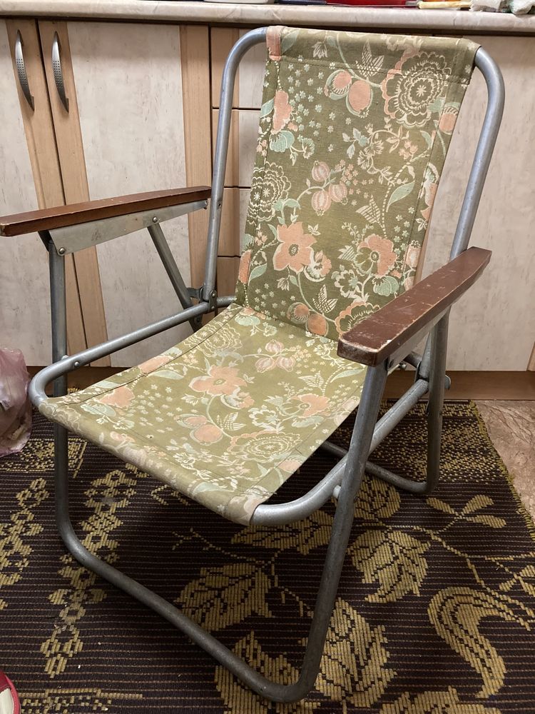 Продам стілець