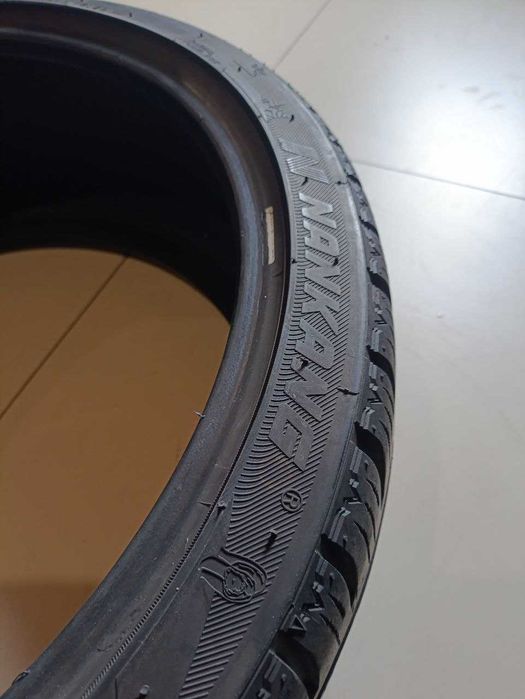 Пара шин б/у 235/35R19 91W (ZR) XL Nankang  Winter Activa SV-55