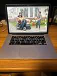 MacBook Pro 15" Retina Mid 2015 i7 2.5 GHz/16 GB/500 GB + sleeve free