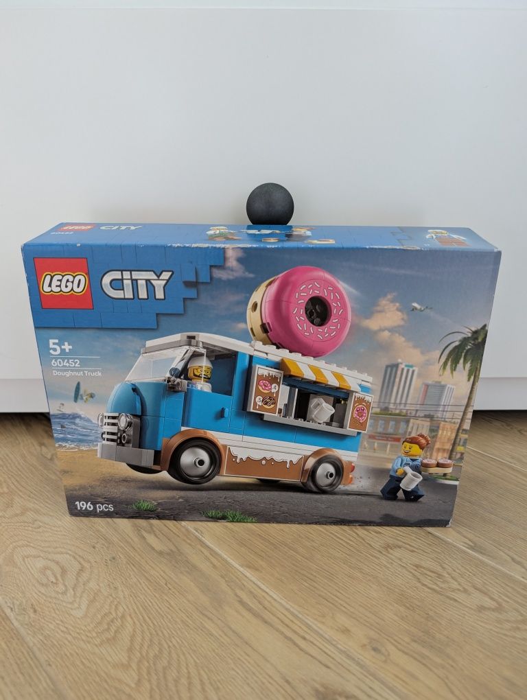 LEGO City 60452 Ciężarówka z pączkami - Mobilna Pączkarnia
