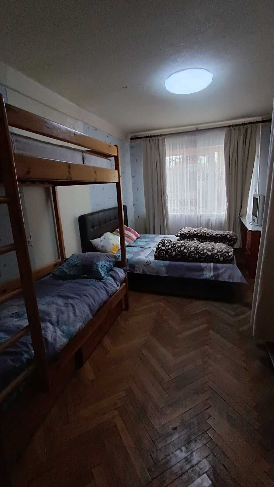 Місця у 3-місній кімнаті. Потижнево, Довгостроково. Виноградар, Київ