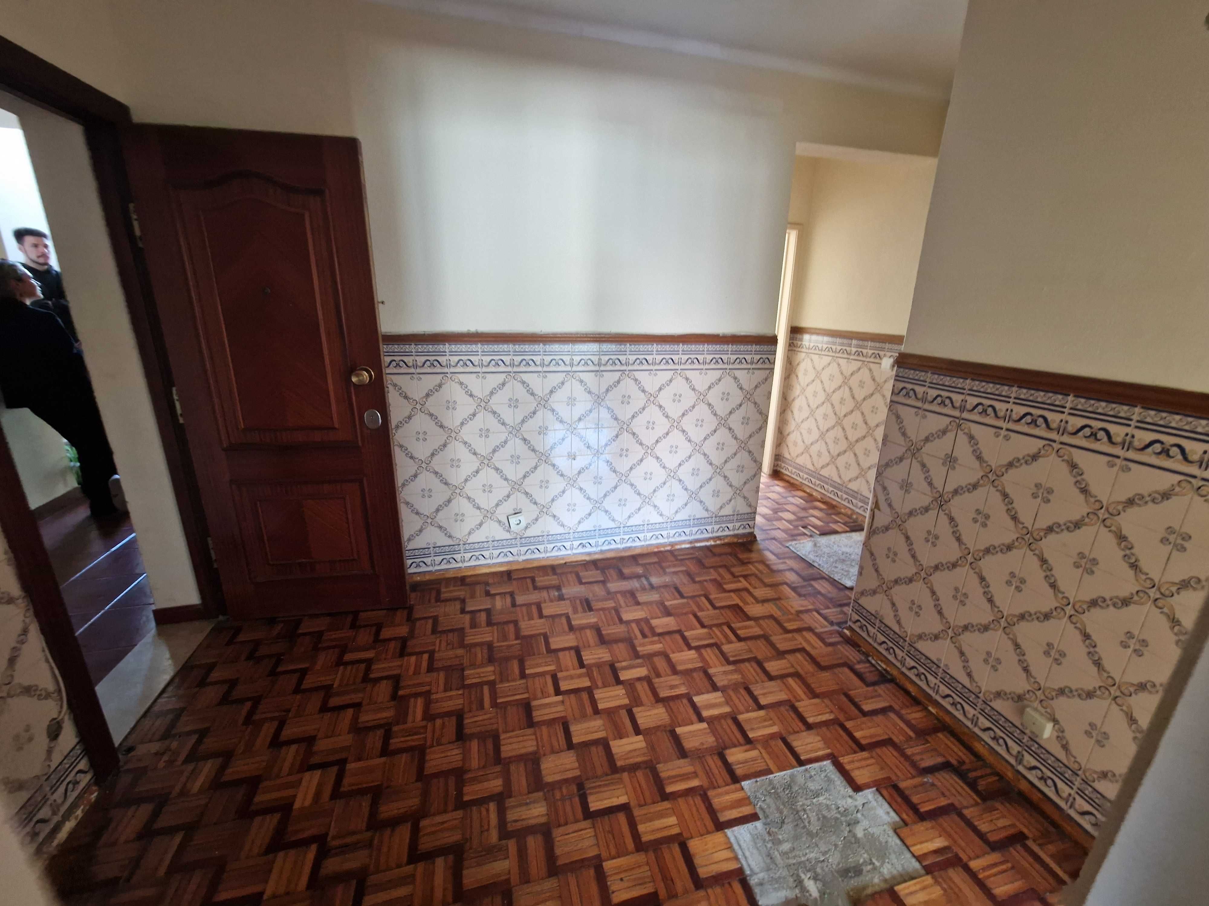 Vende-se T2 em Arcena