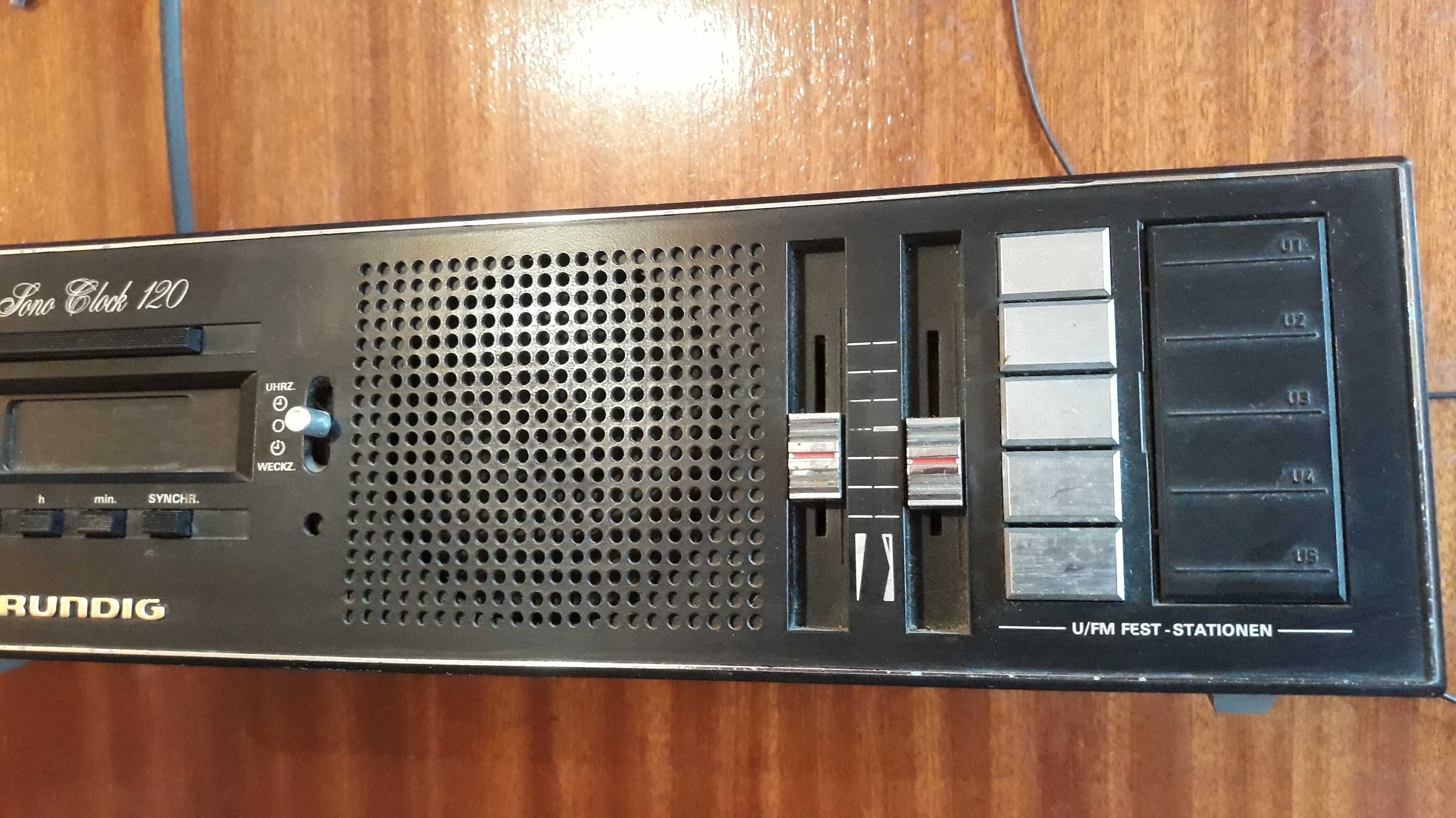 Vintage Radio Grundig Sono Clock 120 / Retro / 80's
