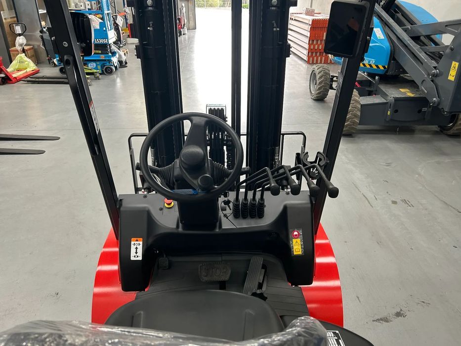 Empilhador NOVO EP EFL303 Elétrico 3000 Kgs