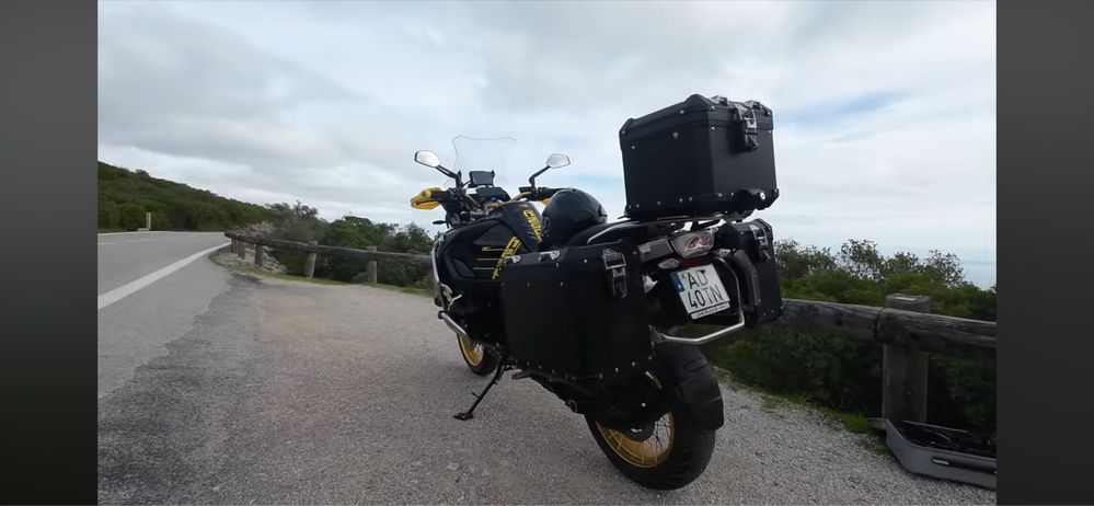 Moto BMW GSA 1250 edicao 40 anos