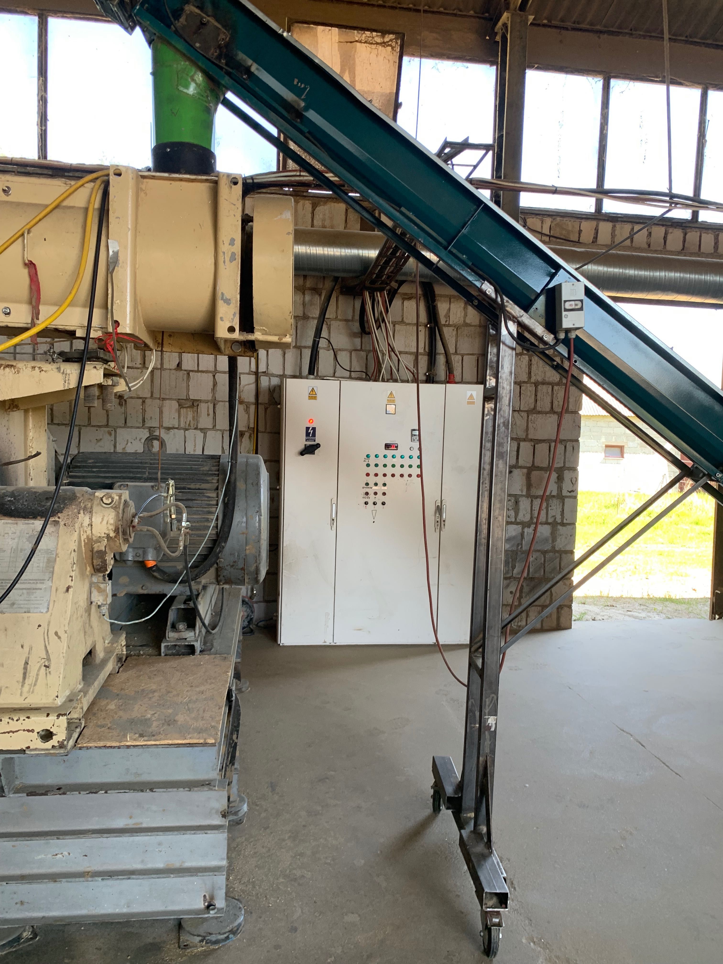 Sprzedam maszyny do produkcji peletu  Granulator 75 kV  Buhler 420