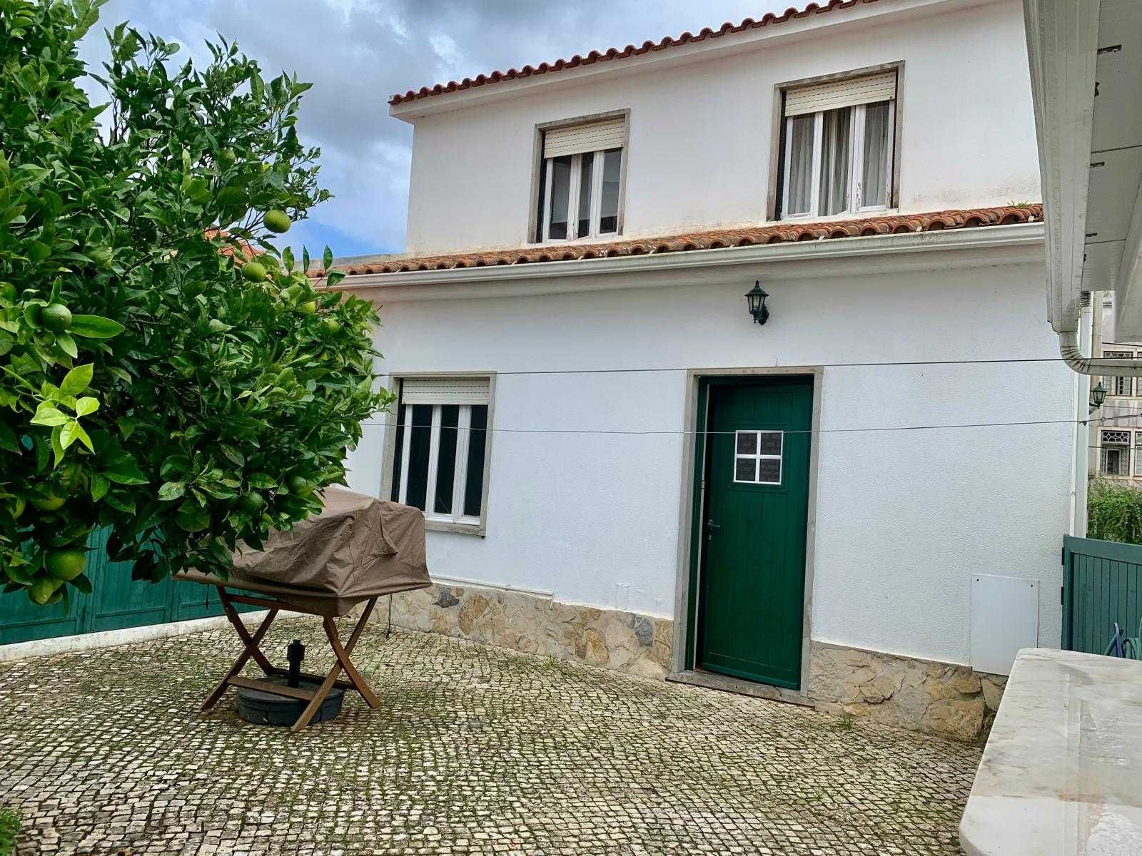 Casa em S. Martinho do Porto