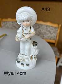 Figurka porcelanowa chłopiec nr.A43