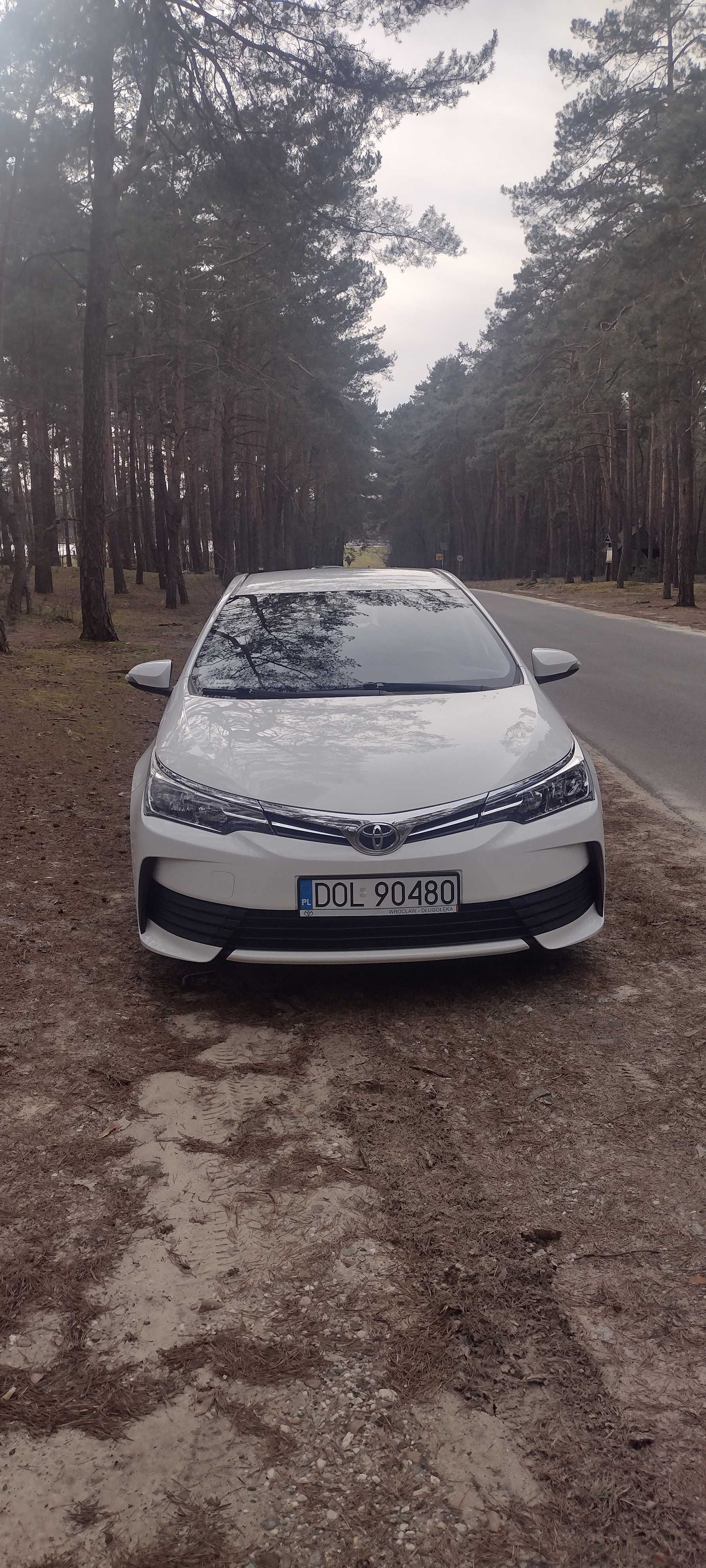 Toyota Corolla salon Polska