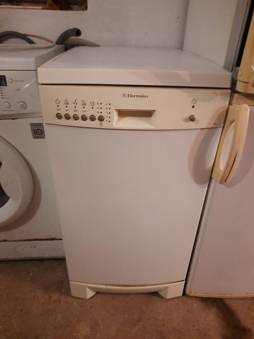 Продам  бу посудомийку electrolux 45
