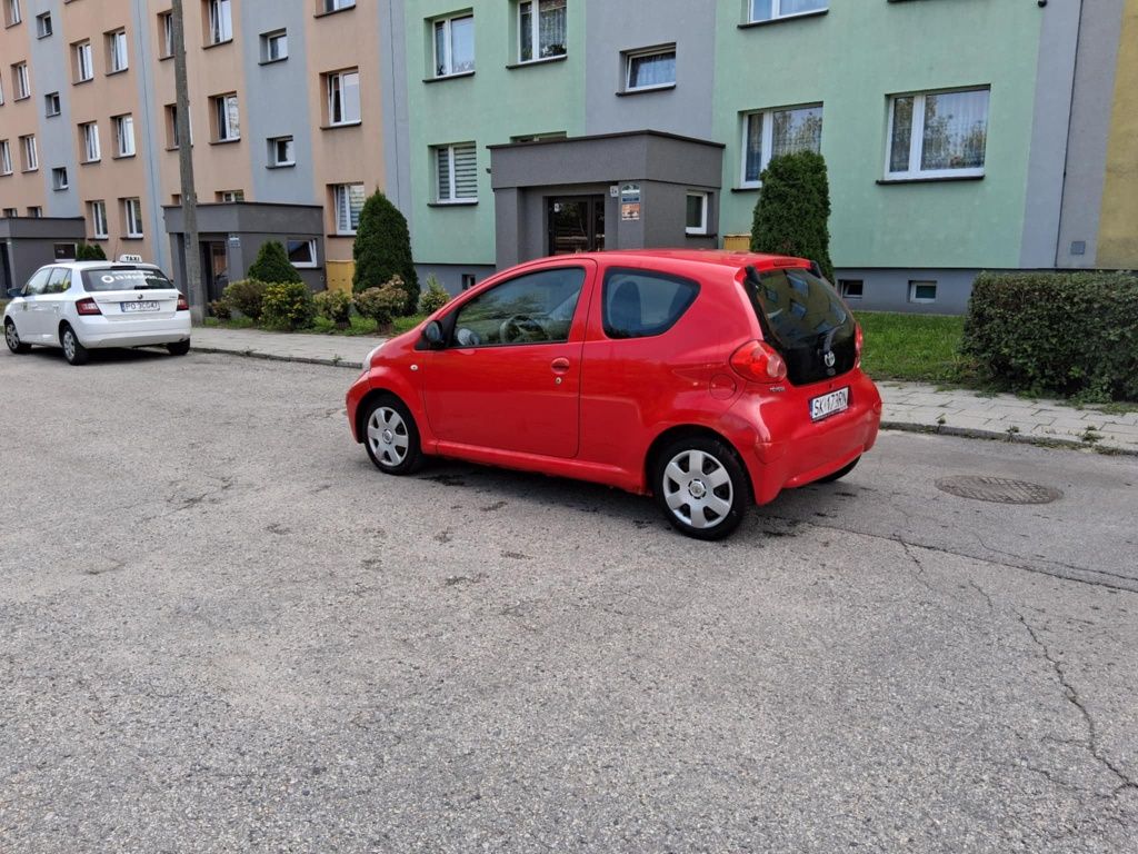 Sprzedam samochód Toyota 1.0 benzyna