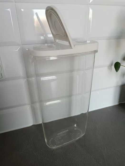 Pojemnik na suchą żywność IKEA 2,3L